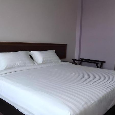 Id Hotel Yayasan Segamat Eksteriør bilde