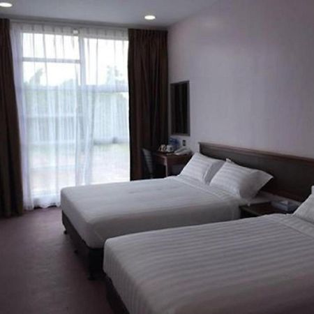 Id Hotel Yayasan Segamat Eksteriør bilde