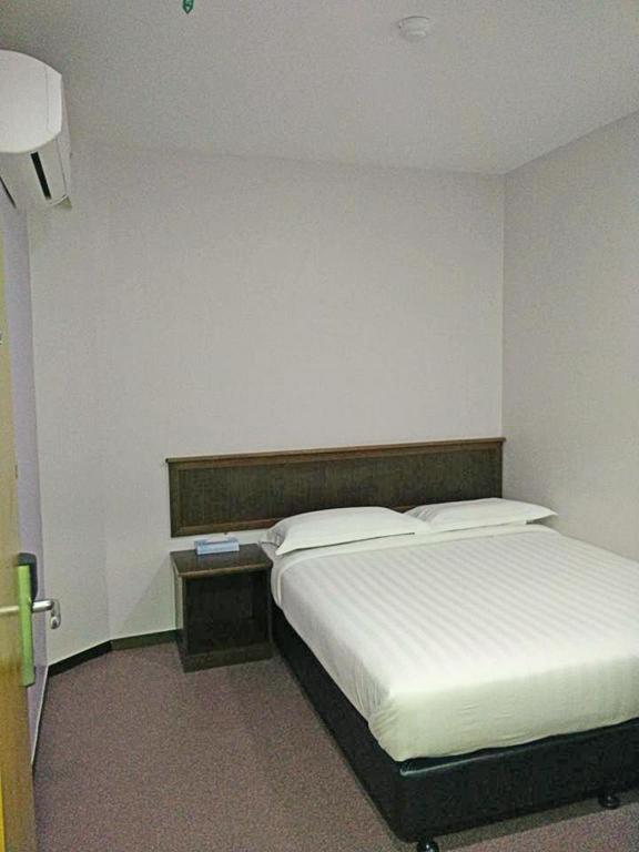 Id Hotel Yayasan Segamat Eksteriør bilde