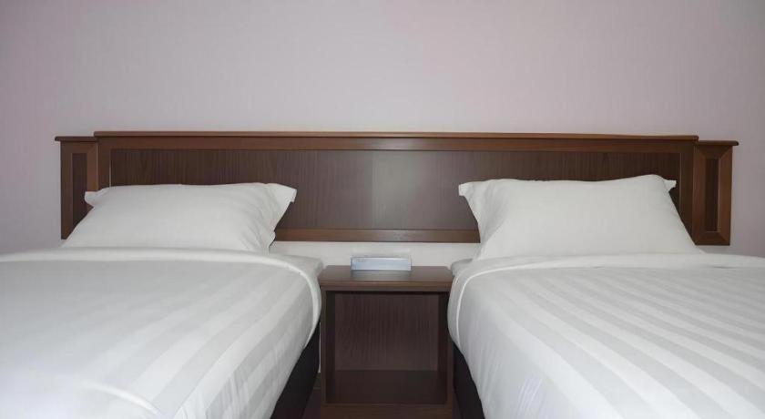 Id Hotel Yayasan Segamat Eksteriør bilde